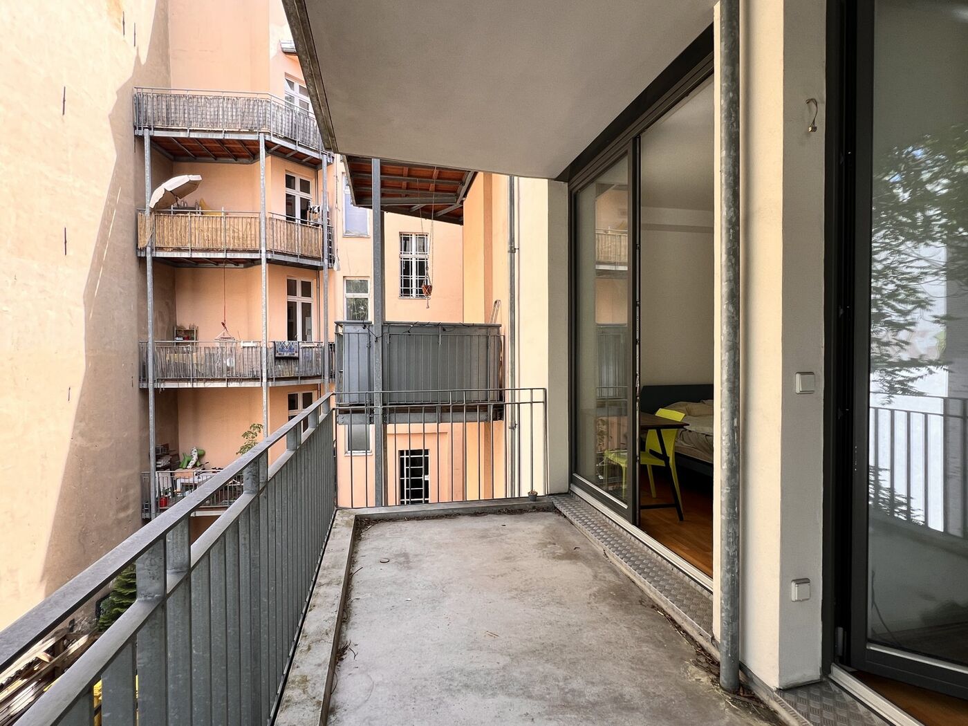 10qm Balkon ruhig zum Innenhof